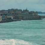 Les grandes marées à Saint-Malo en noir et blanc