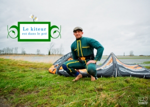 le kiteur est dans le pré